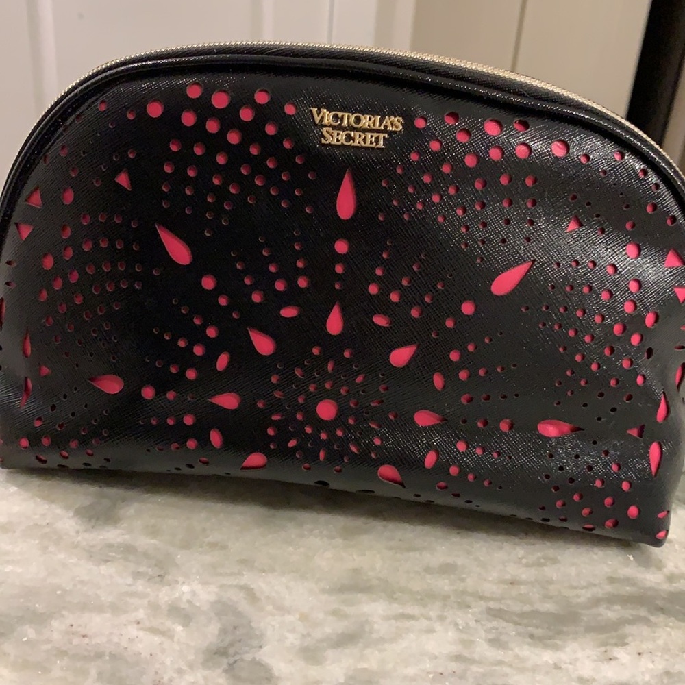 VICTORIA’S SECRET make up bag